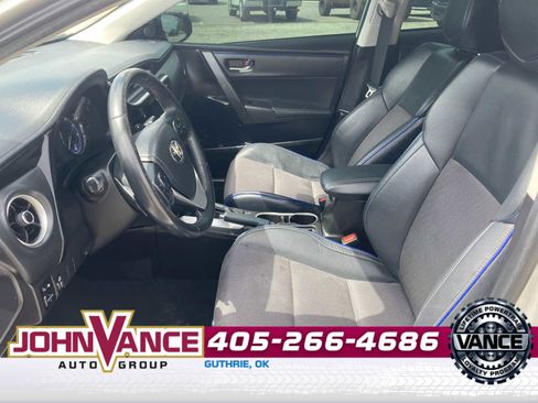 Used 2019 Toyota Corolla SE image 3