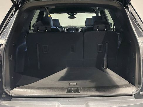 Used 2023 Chevrolet Traverse LT image 5