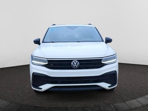 Used 2024 Volkswagen Tiguan SE R-Line FWD image 2