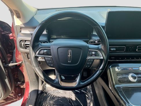 Used 2023 Lincoln Nautilus Reserve AWD/4WD image 11
