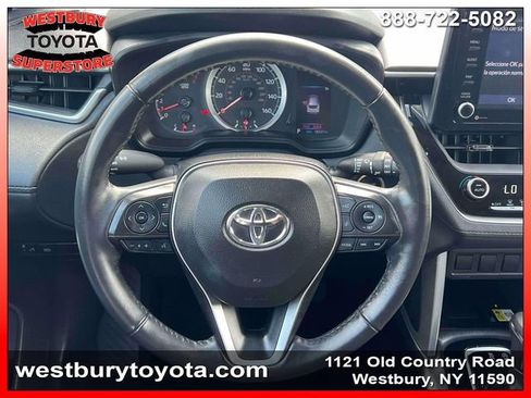 Used 2022 Toyota Corolla Cross LE w/ Moonroof Package image 17