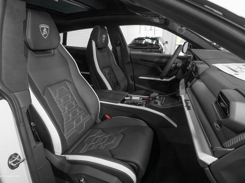 Used 2025 Lamborghini Urus SE image 53
