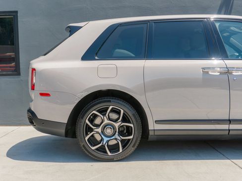 Used 2024 Rolls-Royce Cullinan Black Badge AWD/4WD image 35