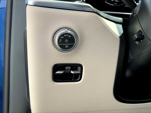 New 2025 Mercedes-Benz GLC 350e GLC 350e image 13