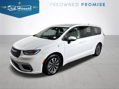 Used 2023 Chrysler Pacifica Touring-L