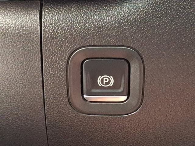 Used 2025 Chevrolet Silverado 1500 Custom AWD/4WD image 24