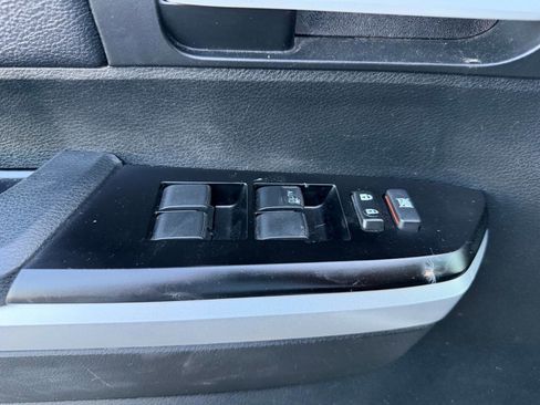 Used 2017 Toyota Tundra SR5 image 39