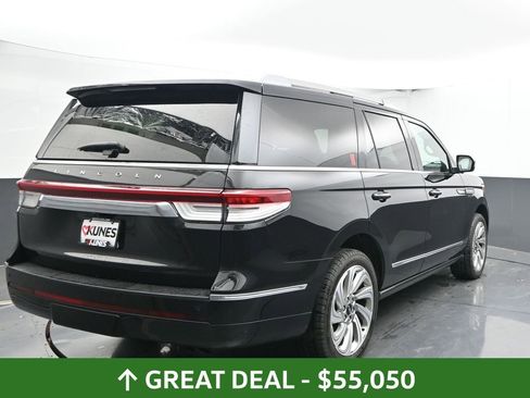 Used 2024 Lincoln Navigator Premiere image 11