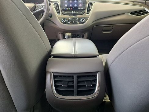 Used 2022 Chevrolet Malibu LT image 28