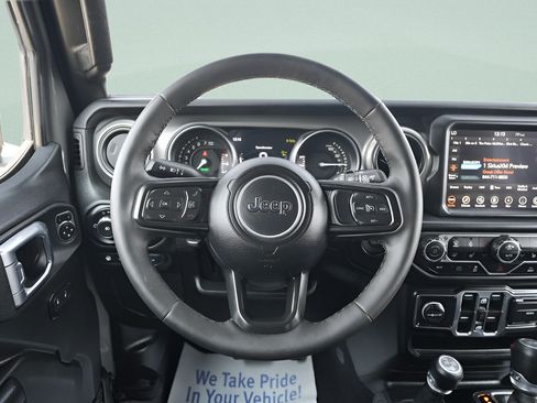 Used 2023 Jeep Wrangler Unlimited w/ Sun & Screen Package AWD/4WD image 16