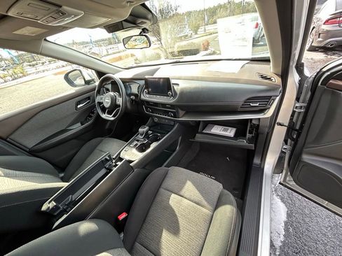 Used 2023 Nissan Rogue SV image 25