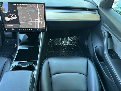 Used 2018 Tesla Model 3 Long Range RWD image 30