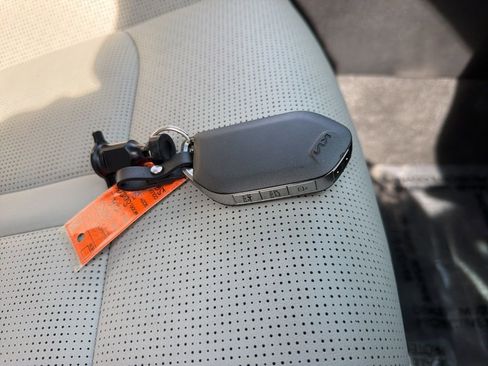 Certified 2025 Kia Sorento EX w/ Panoramic Sunroof Package FWD image 29