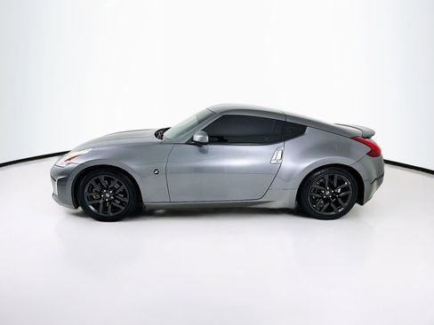 Used 2017 Nissan 370Z Coupe RWD image 5