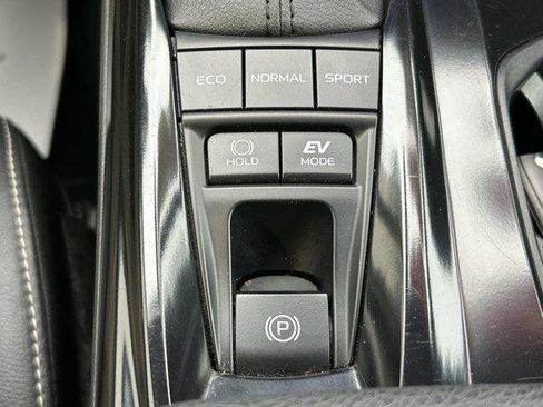 Certified 2025 Toyota Camry SE FWD image 31