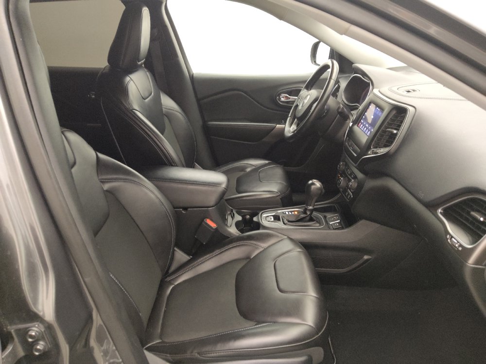 Used 2019 Jeep Cherokee Latitude Plus FWD image 21