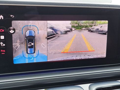 Used 2025 Mercedes-Benz GLS 450 4MATIC image 19