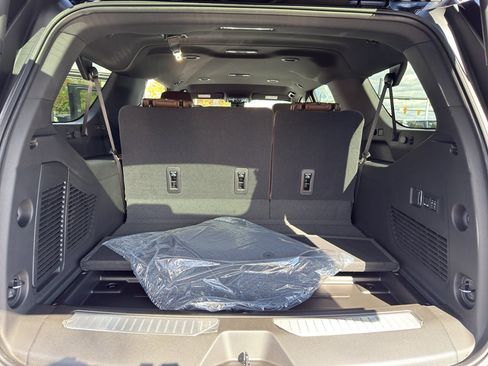 New 2026 Chevrolet Suburban High Country image 31