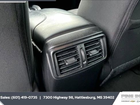 Used 2020 Nissan Rogue Sport SV image 24