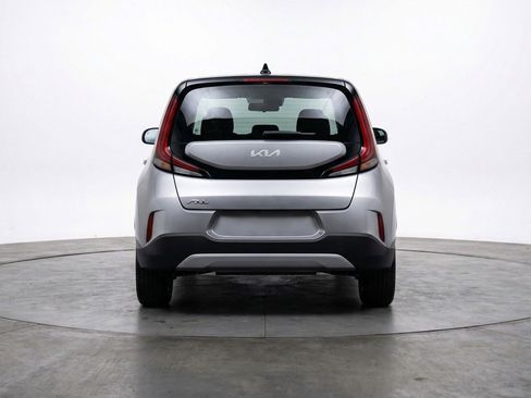 Used 2025 Kia Soul LX w/ LX Technology Package FWD image 7