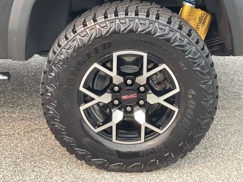 Certified 2024 GMC Canyon AT4X AWD/4WD image 12