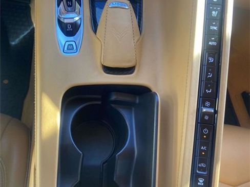 Used 2021 Chevrolet Corvette Stingray Premium Conv w/ Z51 Performance Package image 24