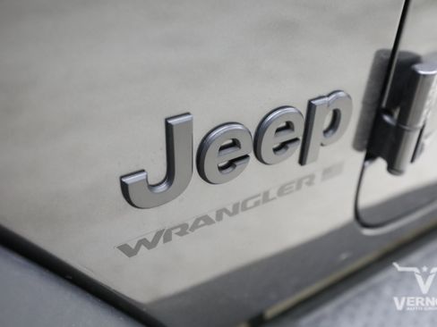 Used 2024 Jeep Wrangler Unlimited Sport AWD/4WD image 12