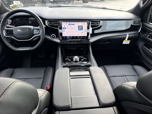 New 2026 Jeep Grand Wagoneer L Summit AWD/4WD image 10