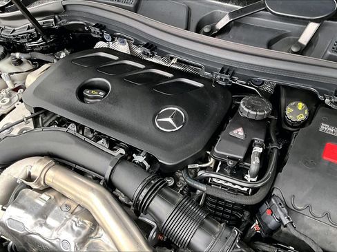 Used 2025 Mercedes-Benz GLA 250 image 32