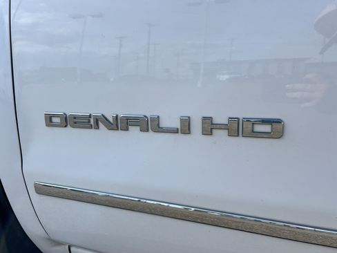Used 2016 GMC Sierra 2500 Denali w/ Duramax Plus Package AWD/4WD image 29