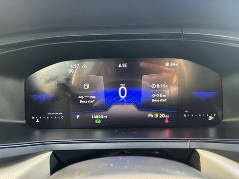 Certified 2024 Volkswagen Taos SE w/ Black Wheel Plus Package image 11