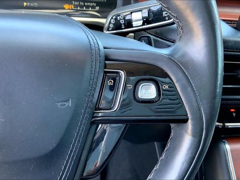 Used 2022 Lincoln Aviator Reserve w/ Equipment Group 201A AWD/4WD image 12