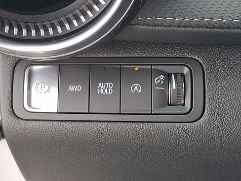 Used 2025 Chevrolet Equinox LT AWD/4WD image 23