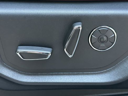 Used 2019 Ford F150 Platinum w/ Equipment Group 701A Luxury image 23