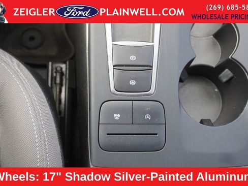 Used 2022 Ford Escape SE w/ Cold Weather Package image 24