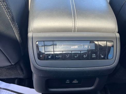 Used 2023 Nissan Pathfinder SL w/ SL Premium Package AWD/4WD image 18