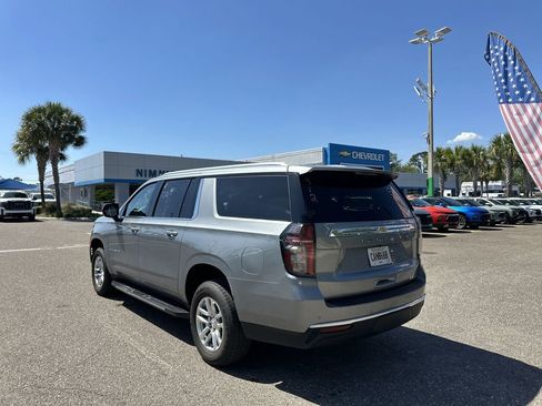 Used 2024 Chevrolet Suburban LT image 6