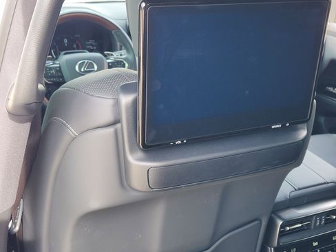 Certified 2025 Lexus LX 700h Luxury image 37