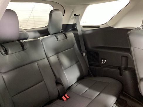 Used 2025 Ford Explorer Active w/ Active Comfort Package image 11