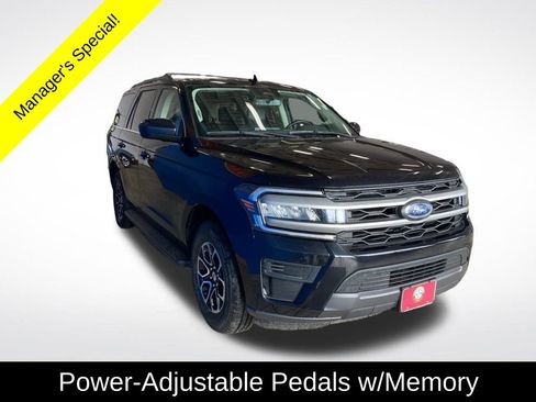 Used 2024 Ford Expedition XLT image 16