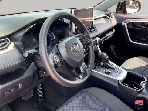 Used 2025 Toyota RAV4 LE AWD/4WD image 14