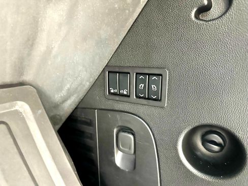 Used 2018 Cadillac Escalade Premium Luxury image 13