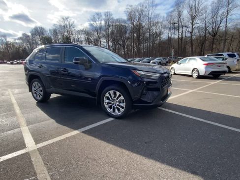 Certified 2025 Toyota RAV4 XLE Premium image 3