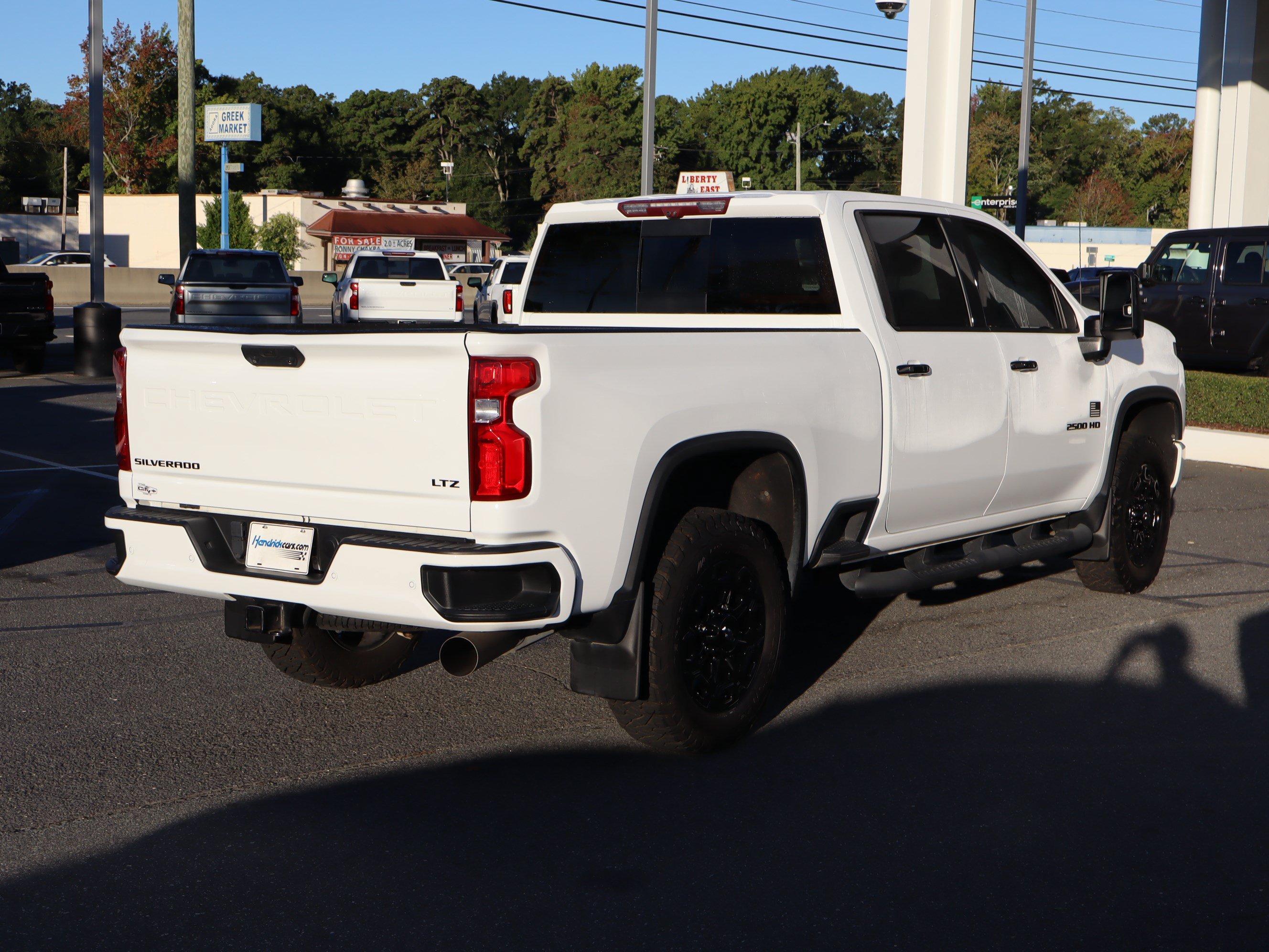 Used 2022 Chevrolet Silverado 2500 LTZ w/ LTZ Plus Package AWD/4WD image 11