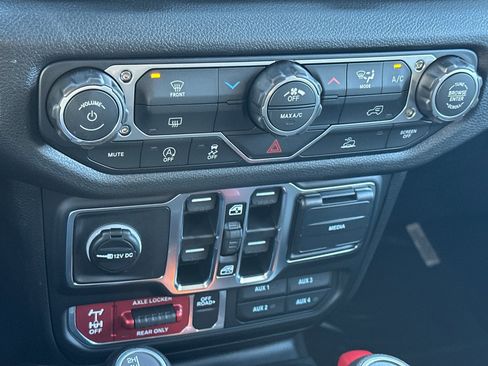 New 2026 Jeep Wrangler Unlimited Sport image 19