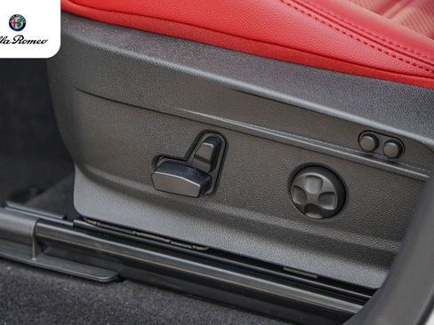 New 2025 Alfa Romeo Stelvio Sprint w/ Veloce Package AWD/4WD image 24