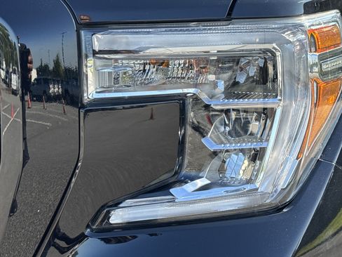 Used 2021 GMC Sierra 1500 Elevation w/ Preferred Package AWD/4WD image 6