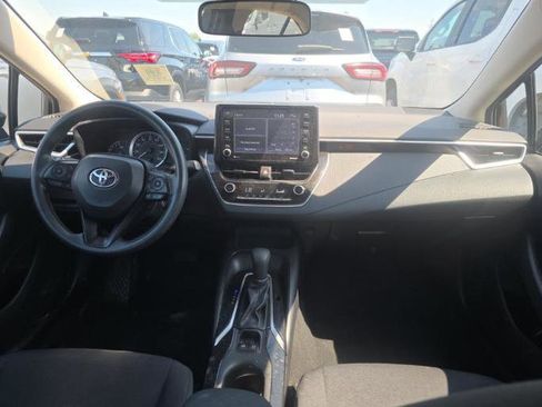 Used 2022 Toyota Corolla LE FWD image 8
