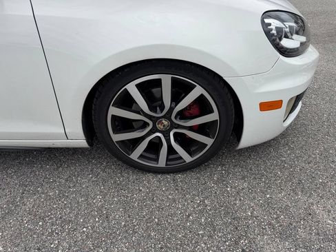 Used 2014 Volkswagen GTI Wolfsburg Edition FWD image 4
