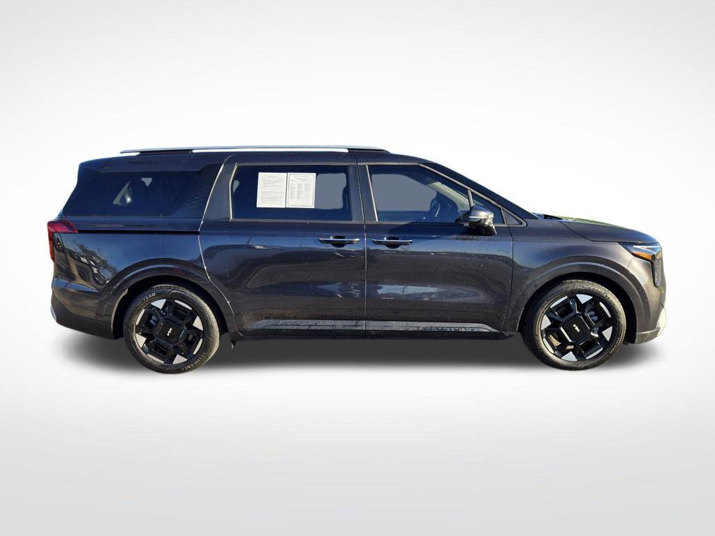 Used 2026 Kia Carnival EX FWD image 2